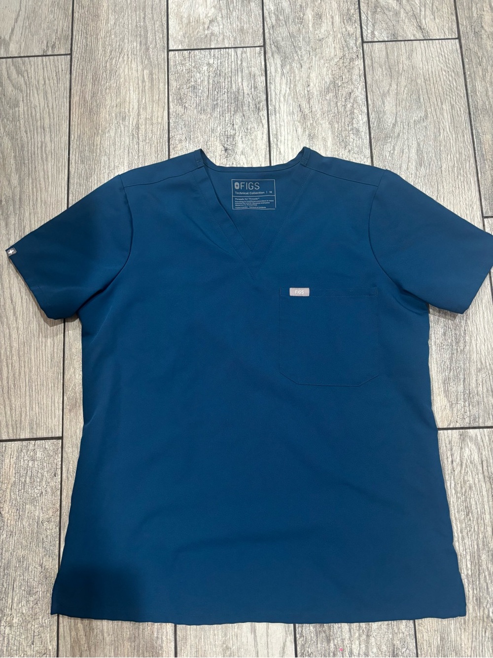 Figs Catarina V-Neck scrub top